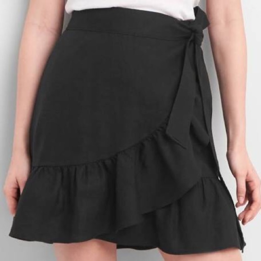 GAP black wrap ruffle skirt - XS petite, NWT